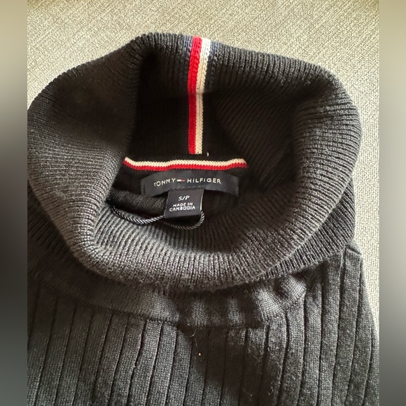 BNWT Tommy Hilfiger sweater dress - Picture 5 of 6